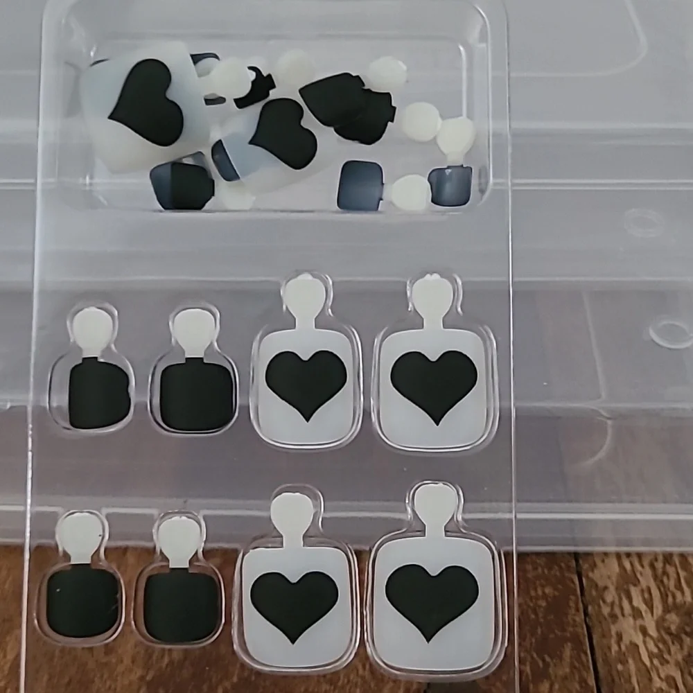 2/$16 Hearts Press On Toenails